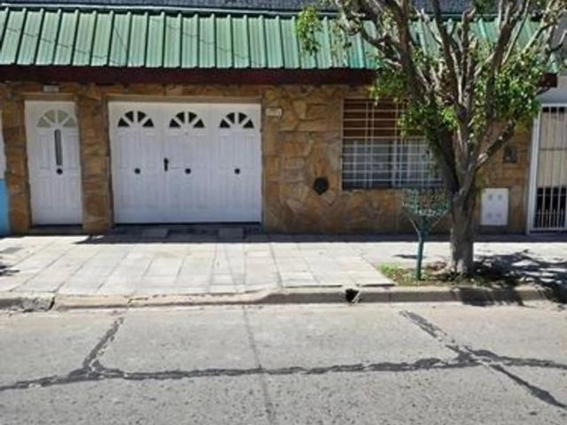 Venta de espectacular Casa 3 ambientes en Morón