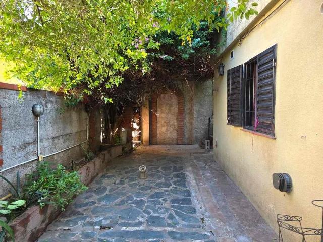 Venta de espectacular Casa 3 ambientes en Morón