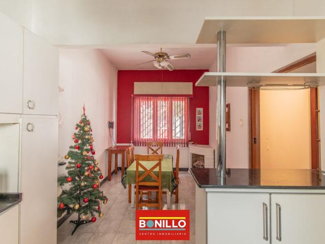 Venta de espectacular Casa 3 ambientes en Parque Chas