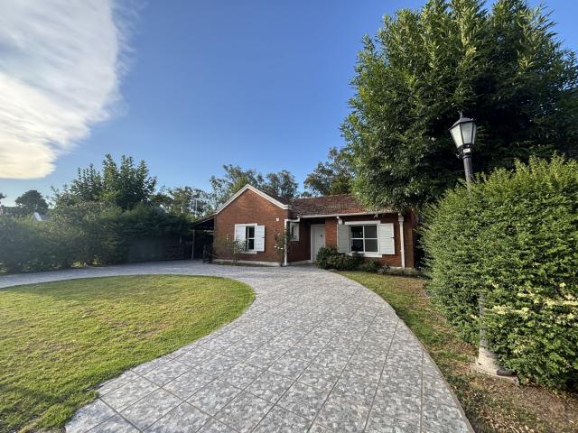 Venta de espectacular Casa 3 ambientes en Pilar