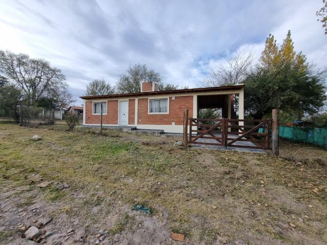Venta de espectacular Casa 3 ambientes en Potrero de los Funes