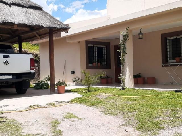 Venta de espectacular Casa 3 ambientes en Potrero de los Funes