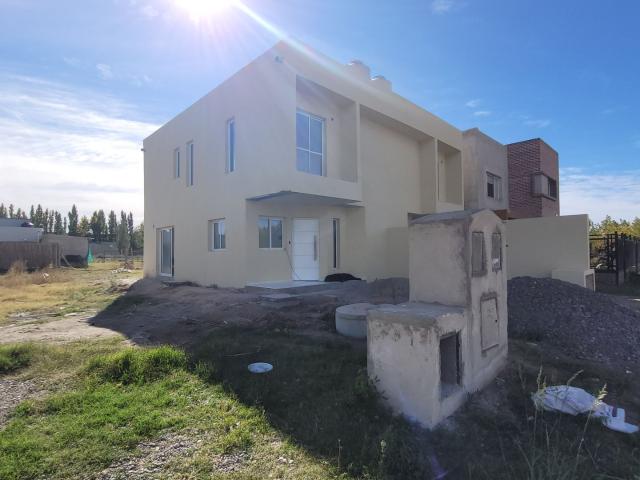 Venta de espectacular Casa 3 ambientes en Plottier