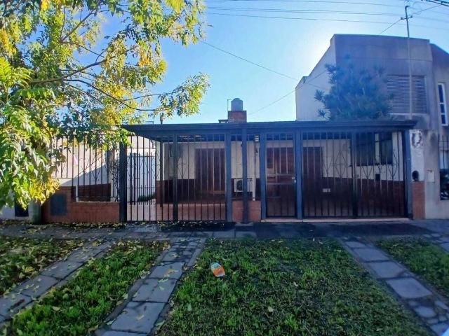 Venta de espectacular Casa 3 ambientes en Santa Fe