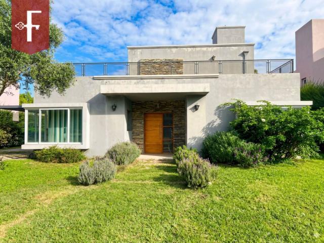 Venta de espectacular Casa 3 ambientes en San Luis