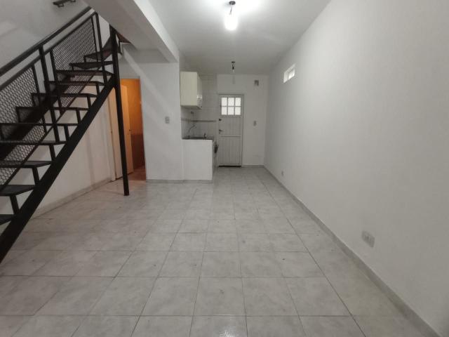 Venta de espectacular Casa 3 ambientes en San Miguel