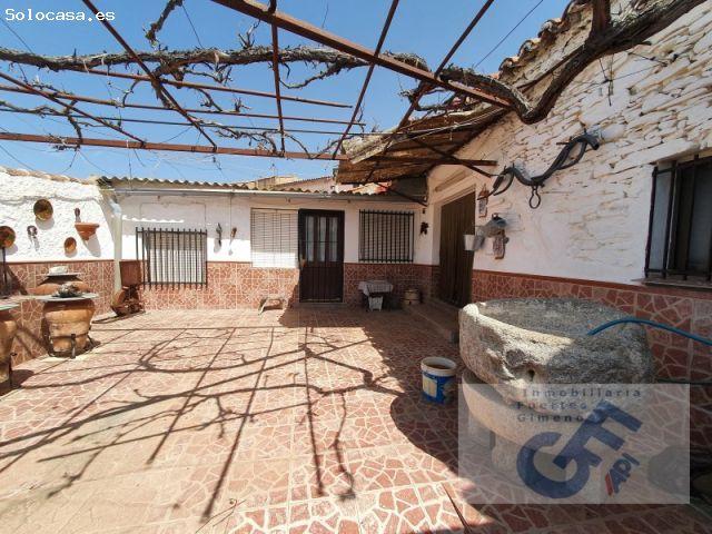 VENTA DE ESPECTACULAR CASA TIPICA DE PUEBLO