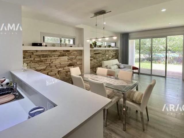 Venta de espectacular Departamento 3 ambientes en Ezeiza Canning