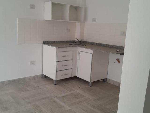 Venta de espectacular Departamento 2 ambientes en Morón