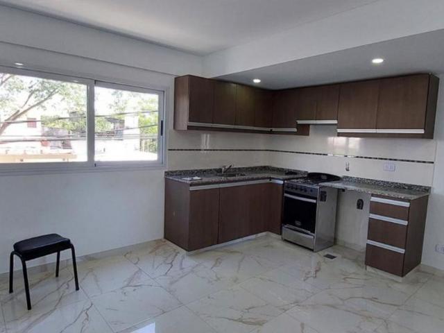 Venta de espectacular Departamento 2 ambientes en Morón