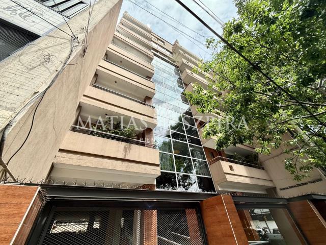 Venta de espectacular Departamento 2 ambientes en Morón