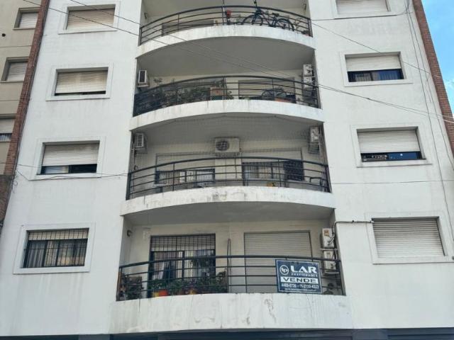 Venta de espectacular Departamento 2 ambientes en Morón