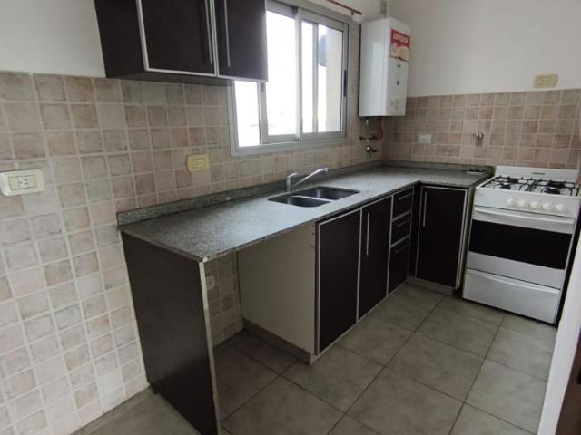 Venta de espectacular Departamento 2 ambientes en Morón