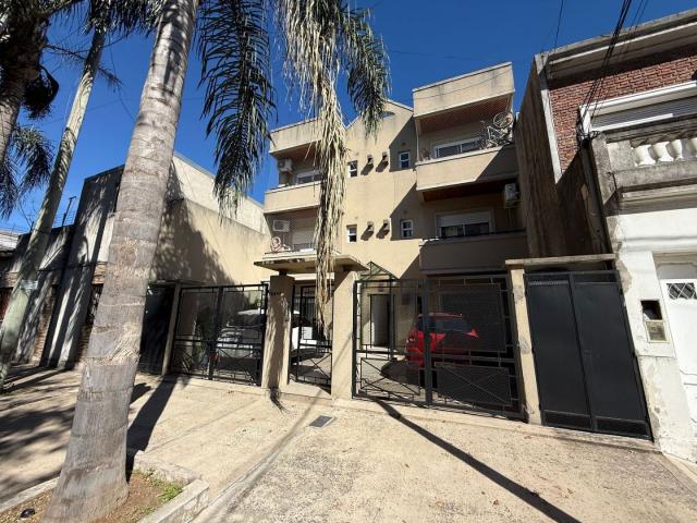 Venta de espectacular Departamento 2 ambientes en Avellaneda Sarandi