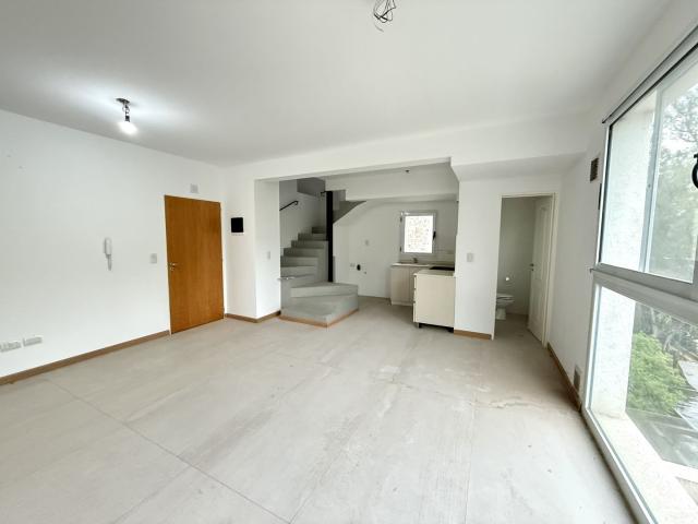 Venta de espectacular Departamento 2 ambientes en Ezeiza Canning