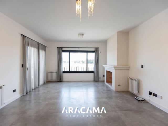 Venta de espectacular Departamento 2 ambientes en Ezeiza Canning