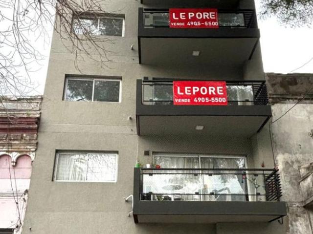 Venta de espectacular Departamento 2 ambientes en Parque Patricios