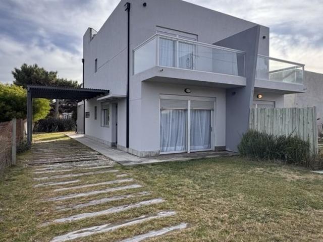 Venta de espectacular Departamento 3 ambientes en Monte Hermoso