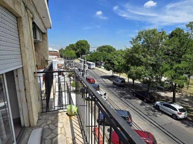 Venta de espectacular Departamento 3 ambientes en Morón El Palomar