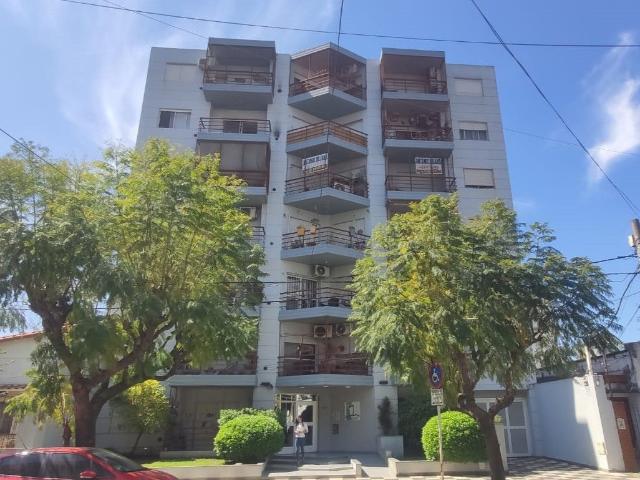 Venta de espectacular Departamento 3 ambientes en Morón