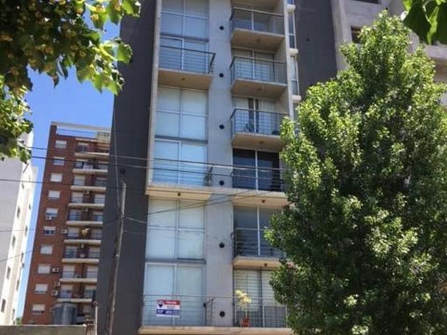 Venta de espectacular Departamento 3 ambientes en Morón