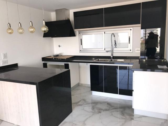 Venta de espectacular Departamento 3 ambientes en Berazategui