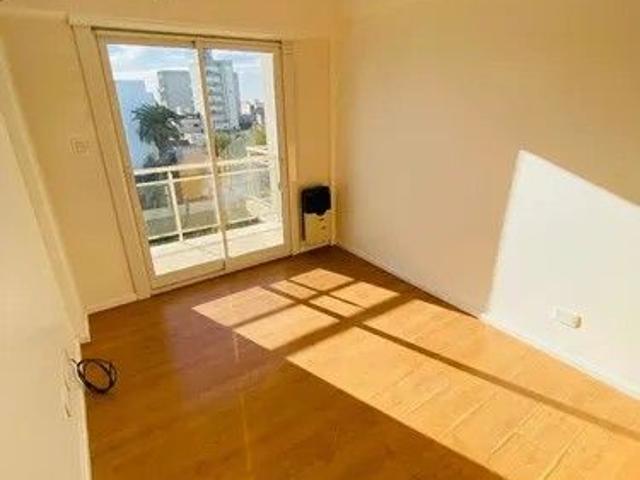 Venta de espectacular Departamento 3 ambientes en Berazategui