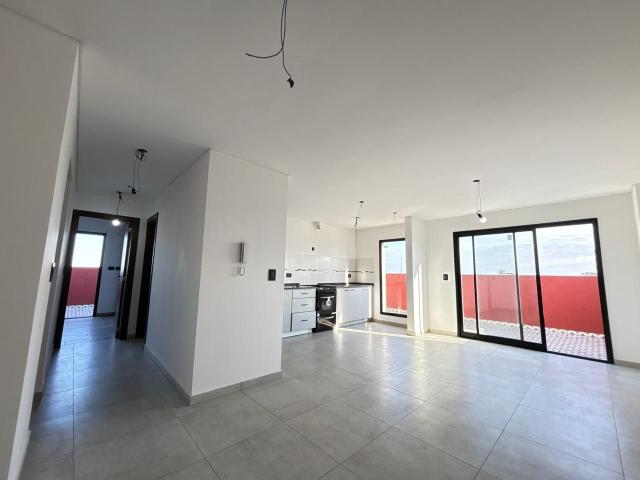 Venta de espectacular Departamento 3 ambientes en Berazategui