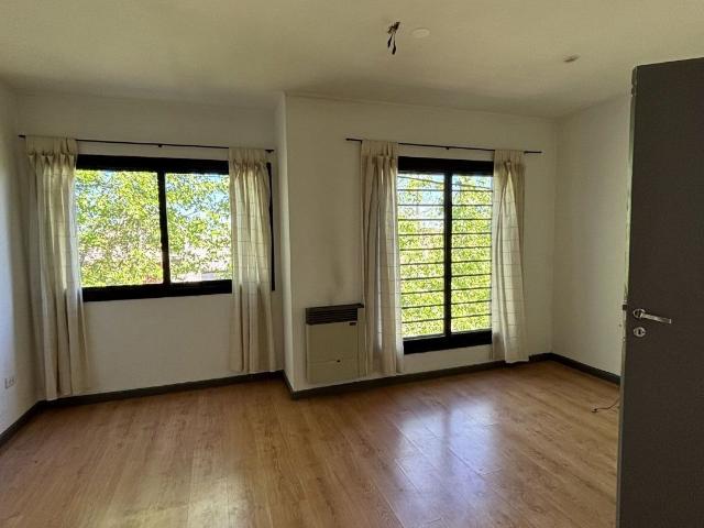 Venta de espectacular Departamento 3 ambientes en Bragado