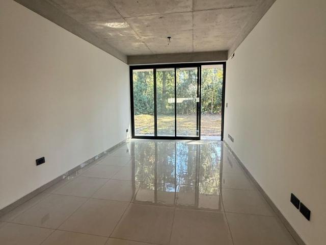 Venta de espectacular Departamento 3 ambientes en Ezeiza Canning