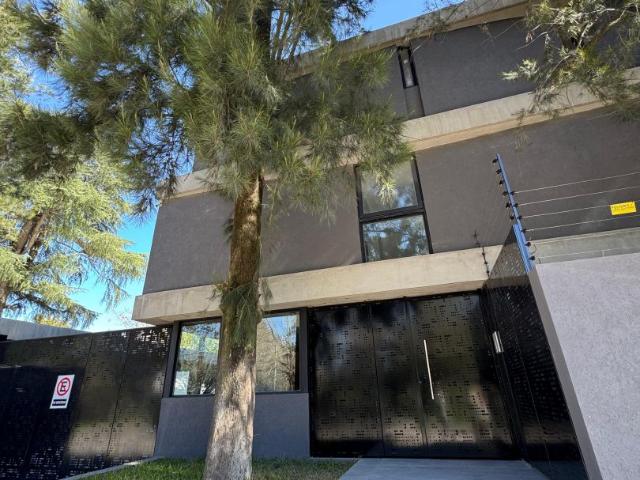 Venta de espectacular Departamento 3 ambientes en Ezeiza Canning