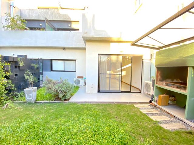 Venta de espectacular Departamento 3 ambientes en Ezeiza Canning