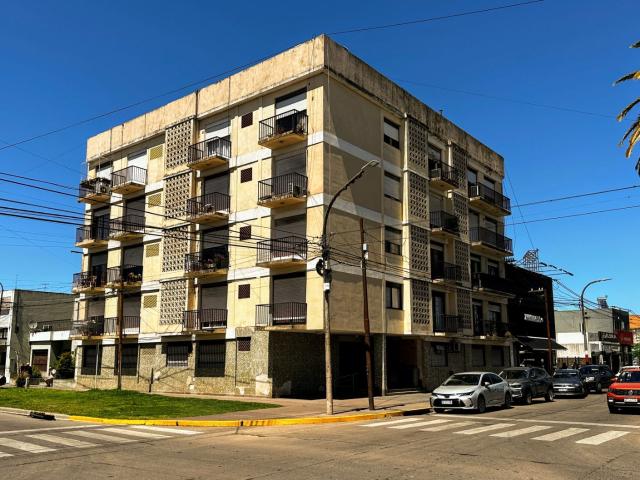 Venta de espectacular Departamento 3 ambientes en Luján