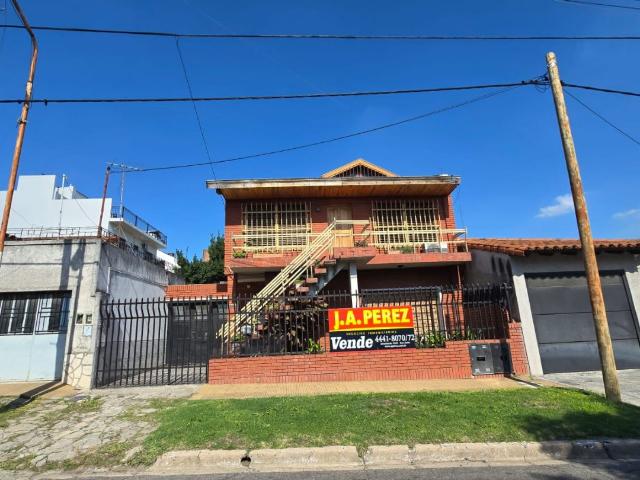 Venta de espectacular Departamento 3 ambientes en La Matanza Isidro Casanova