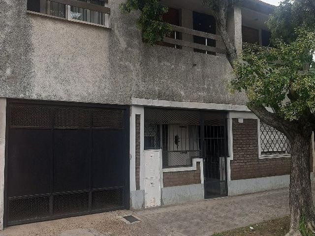 Venta de espectacular Departamento 3 ambientes en Lanús Lanús Este