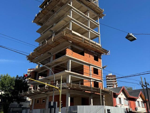 Venta de espectacular Departamento 3 ambientes en Lanús Lanús Este