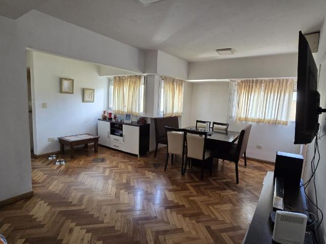 Venta de espectacular Departamento 3 ambientes en Lanús Lanús Este