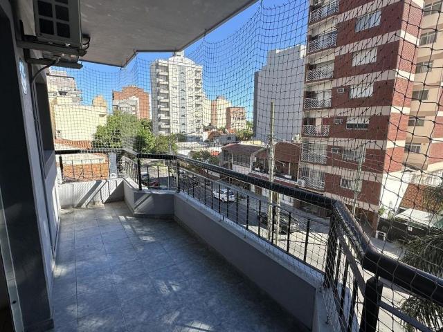 Venta de espectacular Departamento 3 ambientes en Lanús Lanús Este