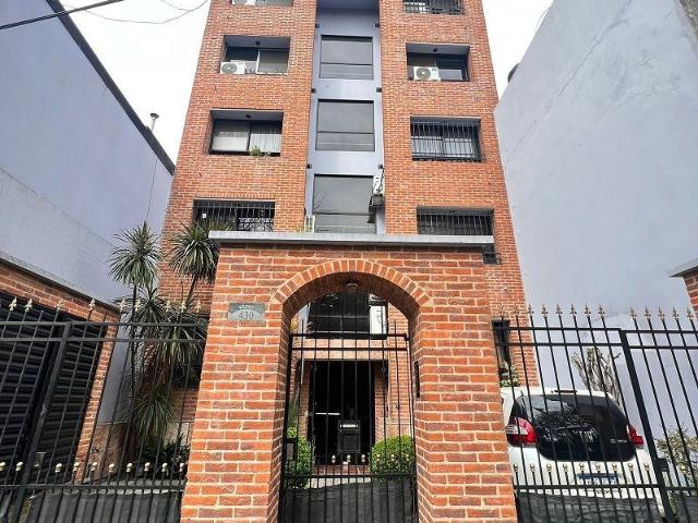 Venta de espectacular Departamento 3 ambientes en Lanús Valentín Alsina