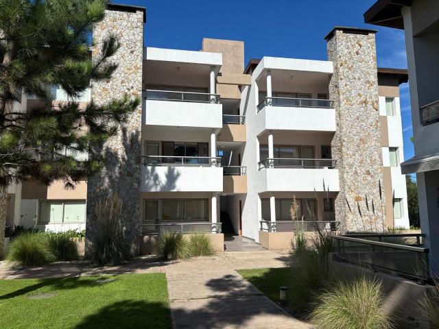 Venta de espectacular Departamento 3 ambientes en Las Gaviotas