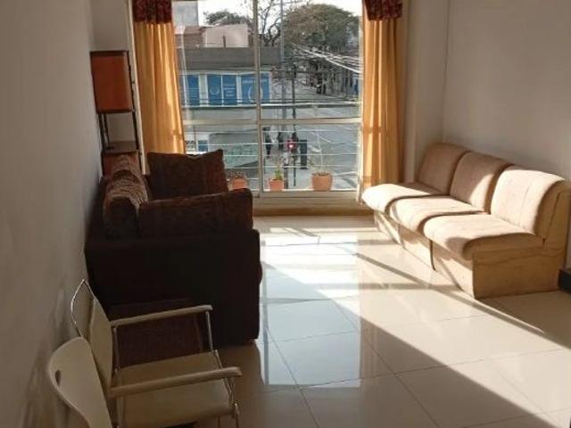 Venta de espectacular Departamento 3 ambientes en Parque Patricios