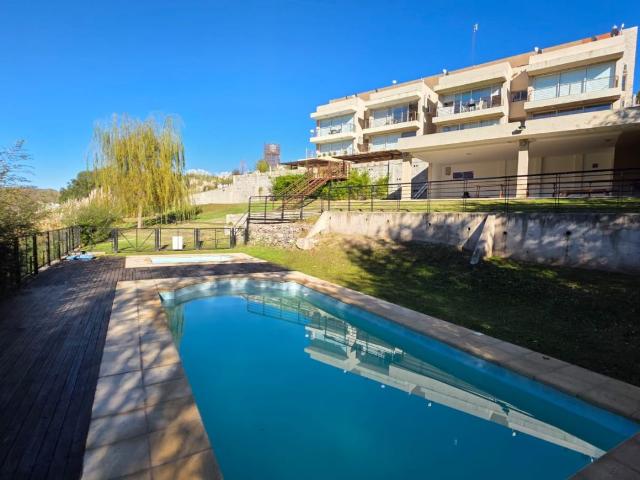 Venta de espectacular Departamento 3 ambientes en Potrero de los Funes