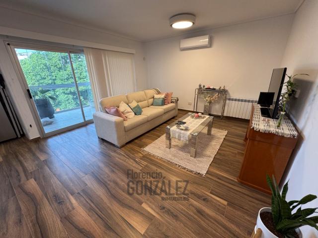 Venta de espectacular Departamento 4 ambientes en Mataderos