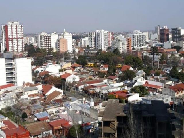Venta de espectacular Departamento 4 ambientes en Avellaneda