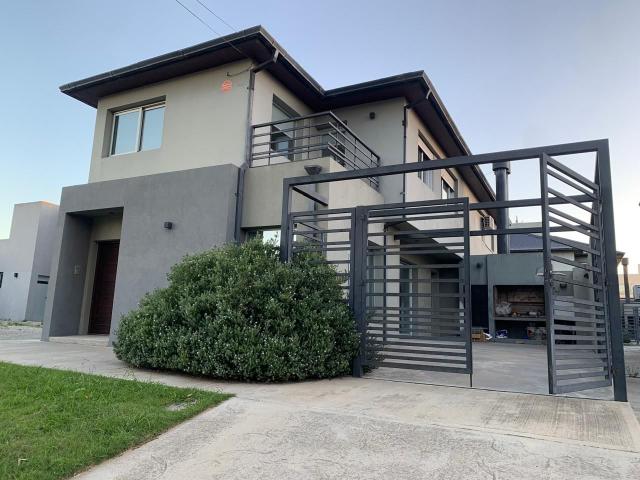 Venta de espectacular Departamento 4 ambientes en Balcarce Balcarce