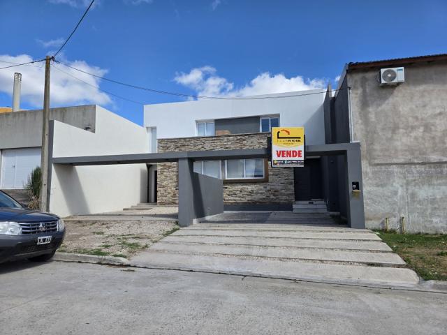 Venta de espectacular Departamento 4 ambientes en Balcarce