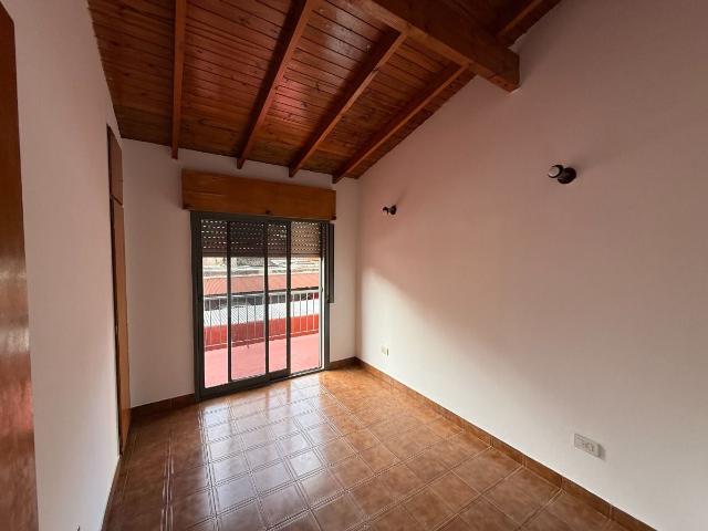 Venta de espectacular Departamento 4 ambientes en Boedo