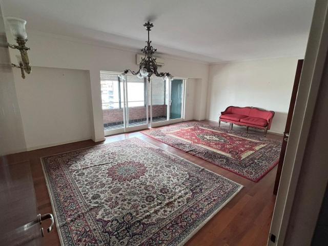 Venta de espectacular Departamento 4 ambientes en Corrientes