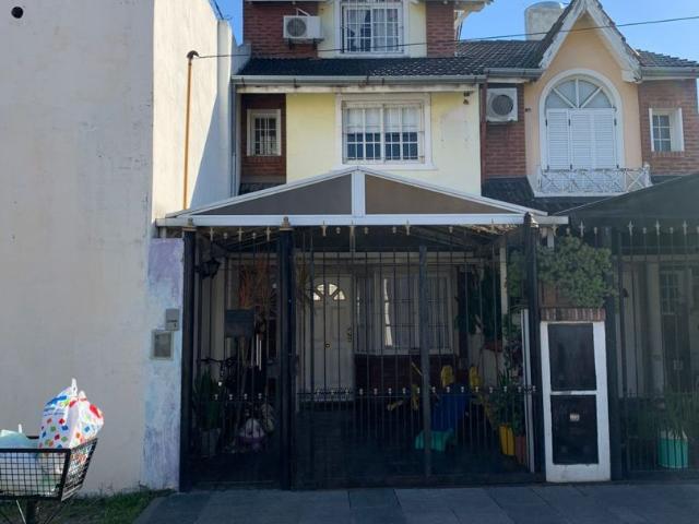 Venta de espectacular Departamento 4 ambientes en Lanús Lanús Este