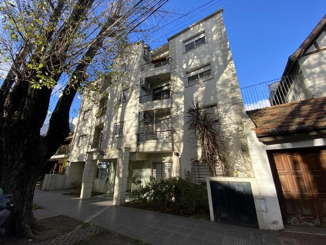Venta de espectacular Departamento 4 ambientes en Lomas de Zamora Banfield